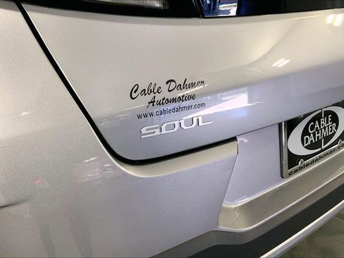 Used 2025 Kia Soul LX FWD image 8