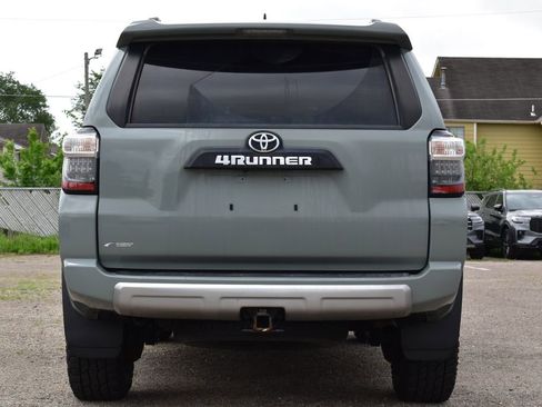 Used 2022 Toyota 4Runner TRD Off-Road Premium w/ Moonroof Package AWD/4WD image 6