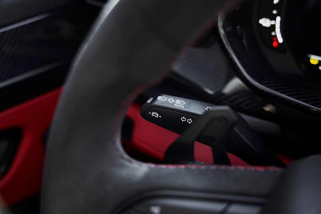 Used 2025 Lamborghini Urus SE AWD/4WD image 56