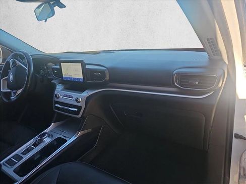 Used 2021 Ford Explorer XLT w/ Equipment Group 202A image 14