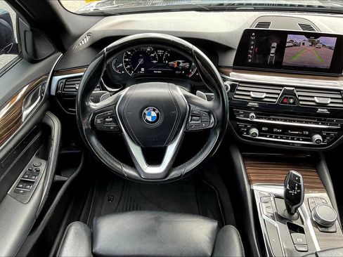 Used 2019 BMW 530i w/ Convenience Package image 5