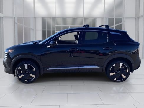 New 2026 Nissan Kicks SR w/ Cold Weather Package image 3