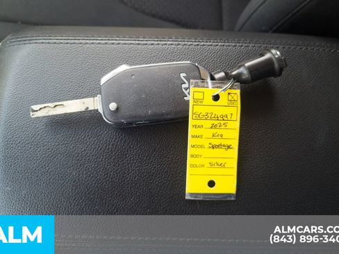 Used 2025 Kia Sportage LX FWD image 12