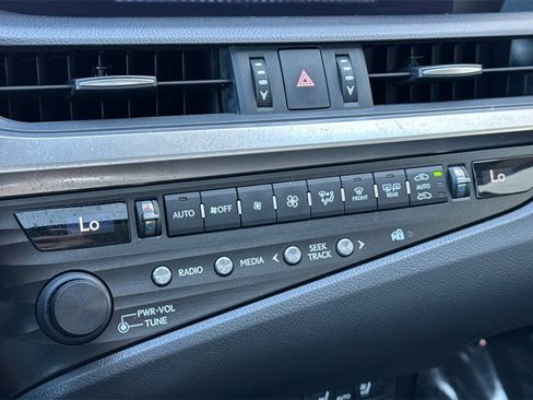 Used 2019 Lexus ES 350 Luxury image 24