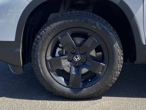 Certified 2024 Honda Ridgeline Black Edition image 8