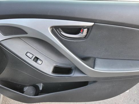 Used 2012 Hyundai Elantra Limited w/ Technology Pkg 5 image 14