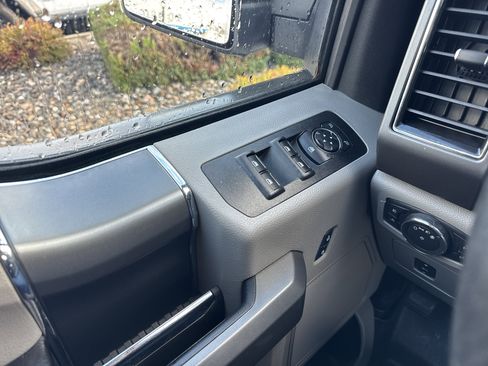 Used 2017 Ford F150 XLT w/ Equipment Group 302A Luxury image 22