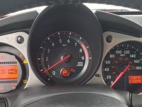 Used 2017 Nissan 370Z Touring image 16