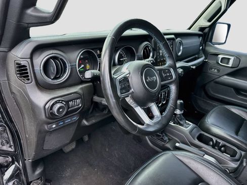 Used 2022 Jeep Wrangler Unlimited Rubicon 4xe w/ Cold Weather Group AWD/4WD image 10