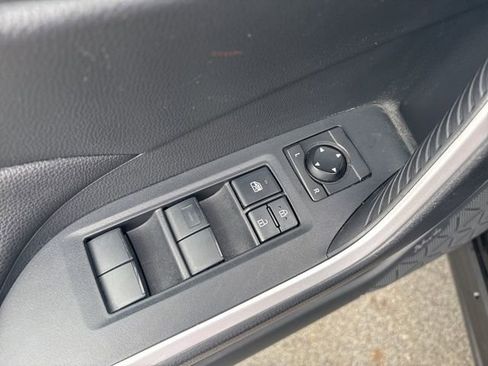 Used 2021 Toyota RAV4 SE w/ Weather & Moonroof Package image 40