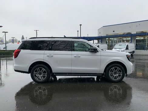 Certified 2025 Ford Expedition Active image 11