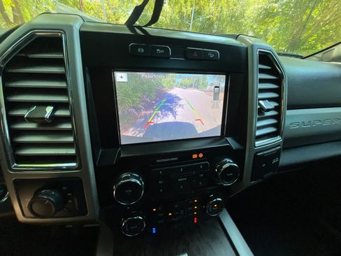 Used 2017 Ford F250 Lariat w/ Lariat Ultimate Package AWD/4WD image 26
