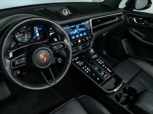 Used 2025 Porsche Macan Turbo AWD/4WD image 16
