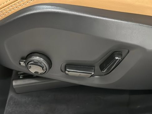 Used 2025 Volvo XC90 T8 Ultra w/ Protection Package Premier image 25