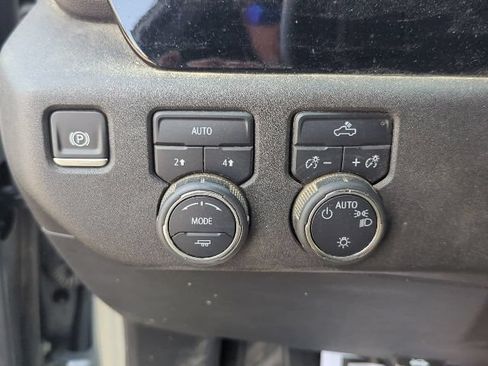 Used 2023 Chevrolet Silverado 1500 LT AWD/4WD image 22