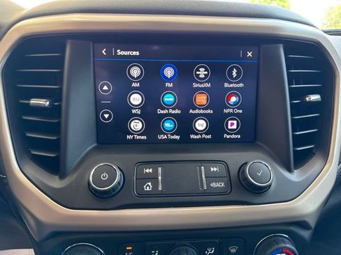 Used 2023 GMC Acadia Denali w/ Denali Technology Package AWD/4WD image 18