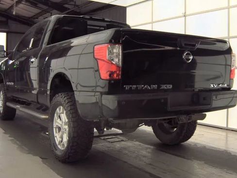 Used 2017 Nissan Titan SV AWD/4WD image 3