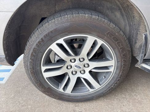 Used 2023 Ford Expedition XLT RWD image 7