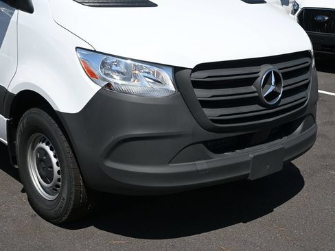 Used 2025 Mercedes-Benz Sprinter 2500 image 31