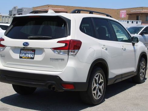 Used 2023 Subaru Forester Premium AWD/4WD image 5