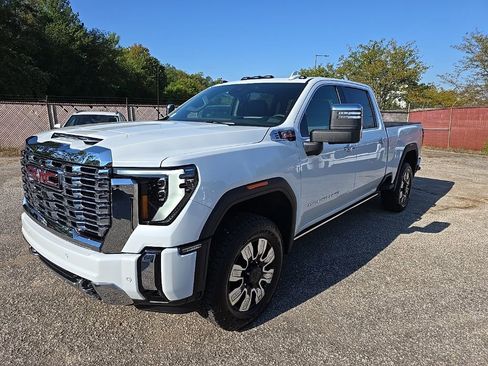 New 2026 GMC Sierra 3500 Denali w/ Denali Reserve Package AWD/4WD image 3