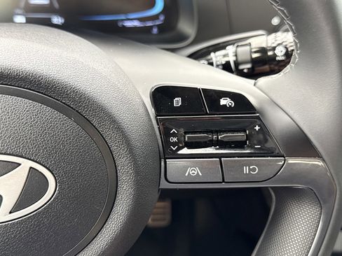 Used 2025 Hyundai Elantra Sport FWD image 21