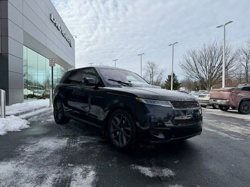 Used 2023 Land Rover Range Rover Sport SE image 2