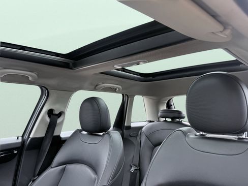 Used 2019 MINI Cooper S image 24