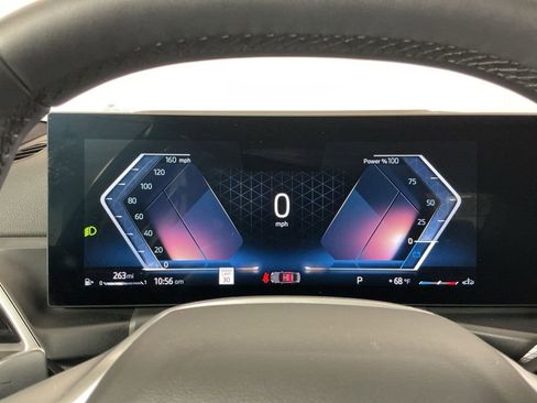 Certified 2025 BMW 330i Sedan w/ M Sport Package image 10