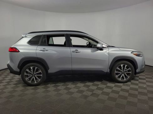 Used 2024 Toyota Corolla Cross XLE FWD image 10