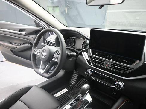 New 2025 Nissan Altima 2.5 SR image 21