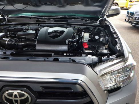 Used 2019 Toyota Tacoma SR5 AWD/4WD image 59