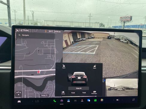 Used 2023 Tesla Model X image 22