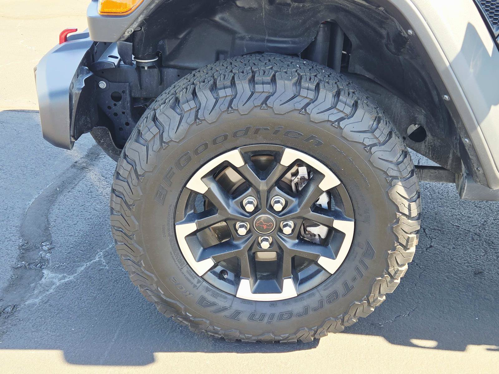 Used 2025 Jeep Wrangler Unlimited Rubicon w/ Convenience Group AWD/4WD image 21