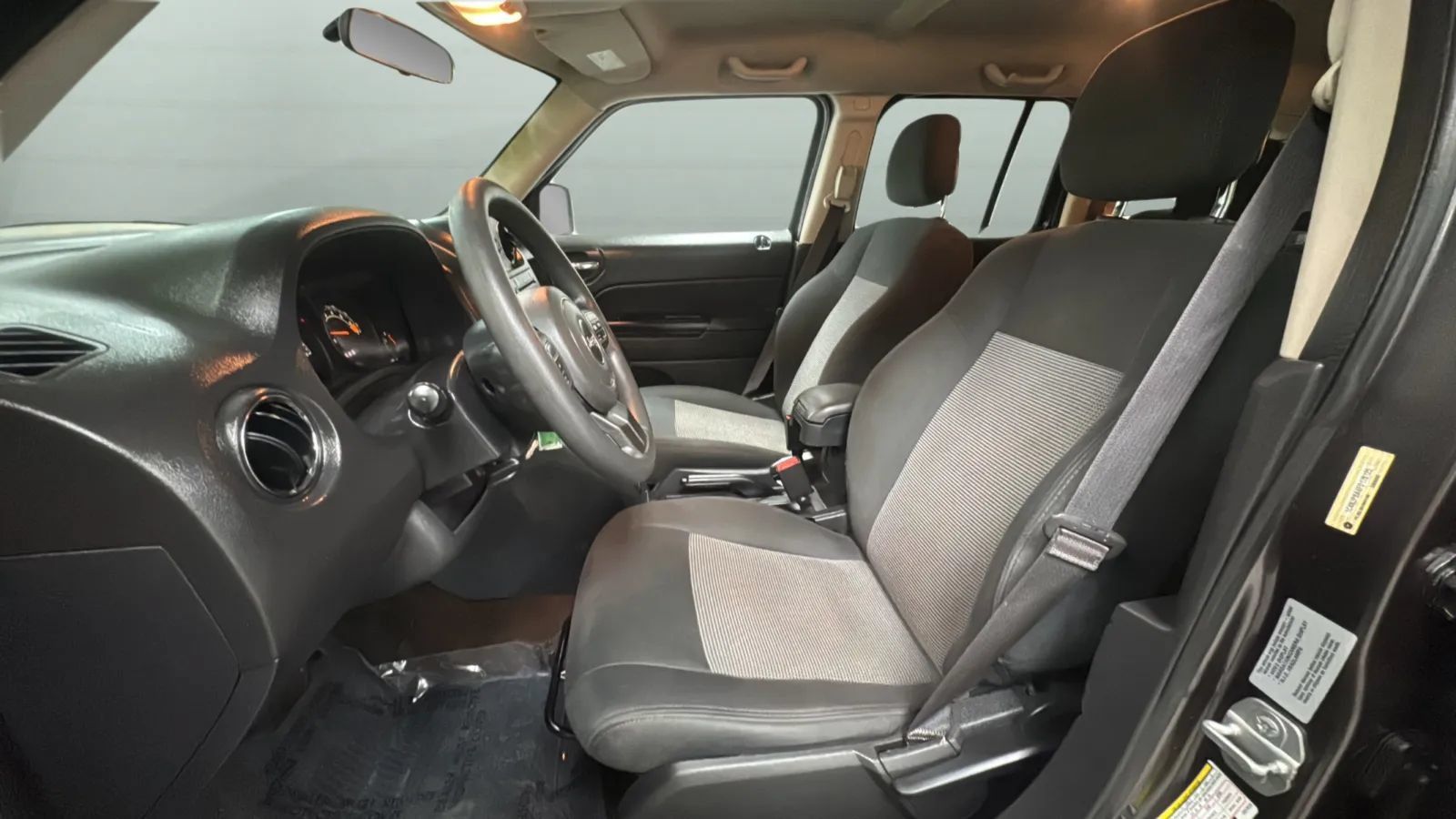 Used 2015 Jeep Patriot Sport w/ Power Value Group FWD image 21