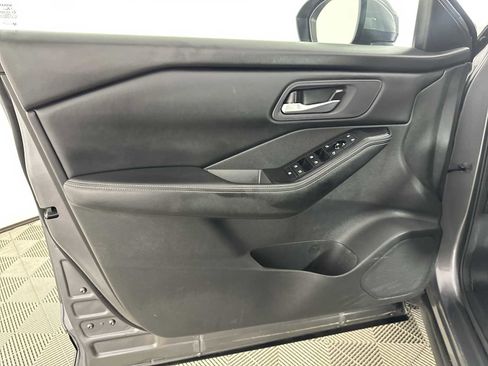 Used 2024 Nissan Rogue SV image 16