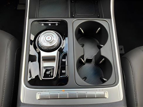 New 2026 Kia Carnival EX image 24