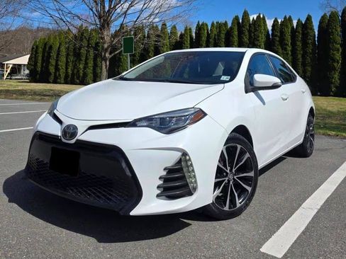 Used 2019 Toyota Corolla SE FWD image 4