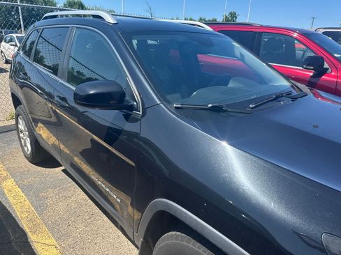 Used 2014 Jeep Cherokee Latitude w/ Comfort/Convenience Group AWD/4WD image 23