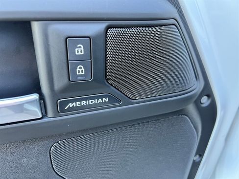 Used 2025 Land Rover Defender 110 S AWD/4WD image 28