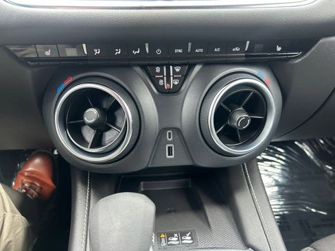 Used 2023 Chevrolet Blazer LT w/ Convenience Package image 19