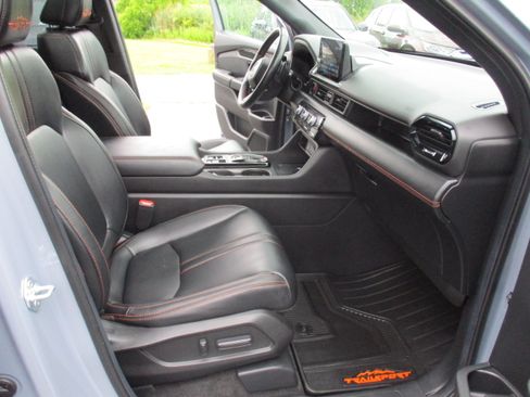 Certified 2025 Honda Pilot TrailSport image 16