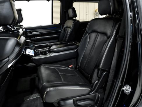 Used 2022 Jeep Grand Wagoneer Series II image 46