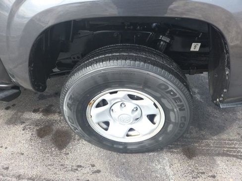 Used 2022 Toyota Tacoma SR image 9