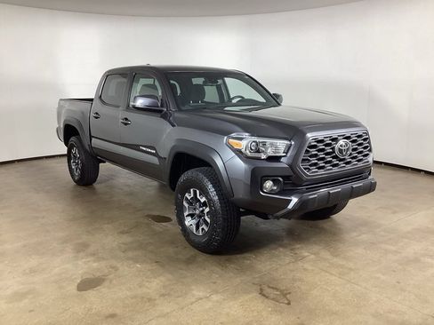 Used 2023 Toyota Tacoma TRD Off-Road w/ Technology Package AWD/4WD image 3