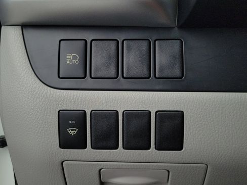 Used 2018 Toyota Highlander LE FWD image 14
