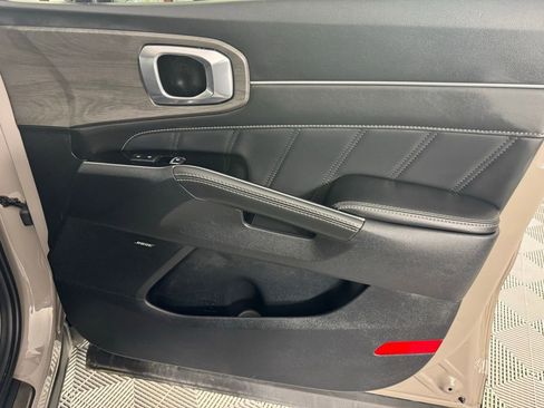 Used 2025 Kia Sorento SX Prestige image 36