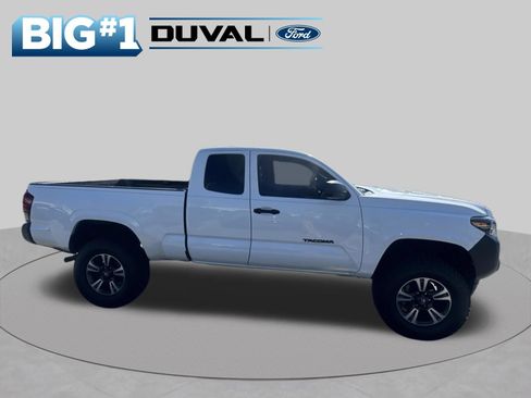 Used 2018 Toyota Tacoma SR RWD image 6