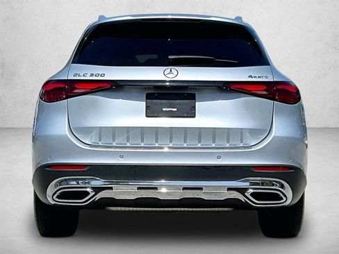 Used 2023 Mercedes-Benz GLC 300 4MATIC image 4