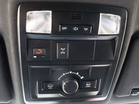 Used 2023 Toyota Tacoma TRD Off-Road w/ Advanced Technology Package AWD/4WD image 25
